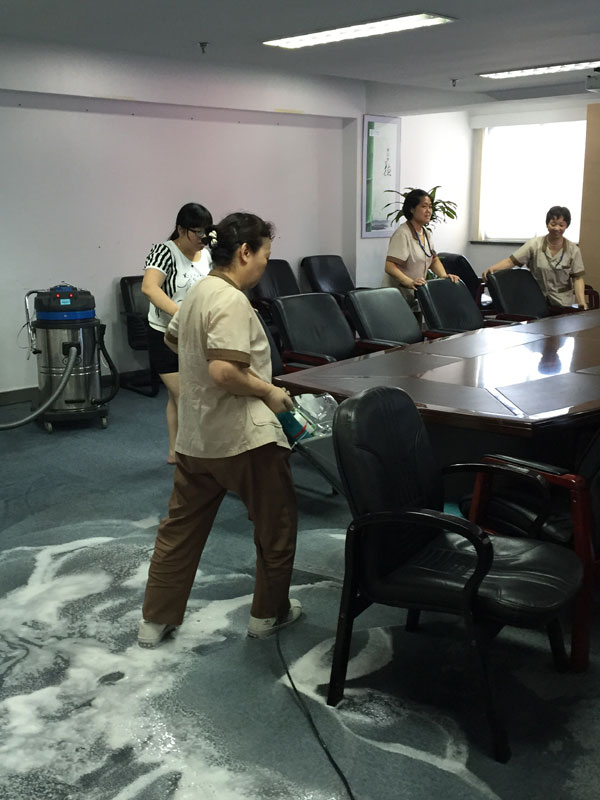 高正物业:平淡而不平凡的保洁员